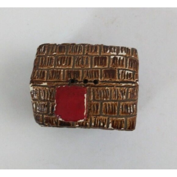 Vintage Chalk Ware Log Cabin 1.75" Salt & Pepper Shakers - Picture 12 of 13